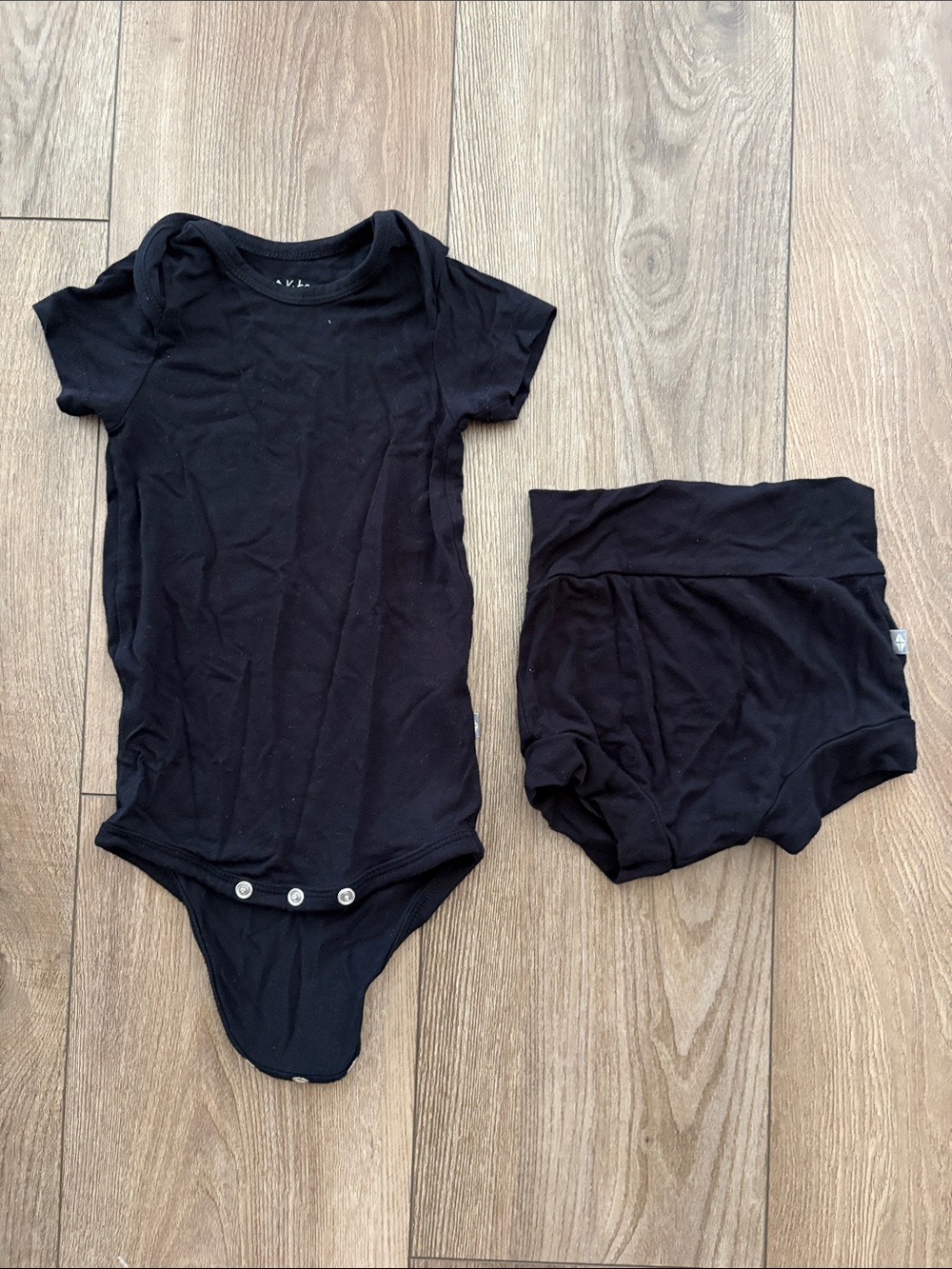 Kyte BABY Black Short-Sleeve One-Piece Bodysuit with Matching Bloomers